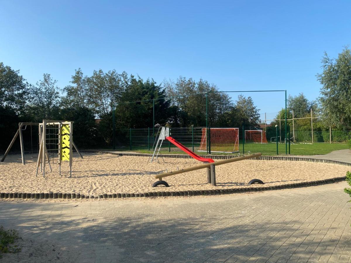 Zeepark Zeewind Hotel Bredene Kültér fotó